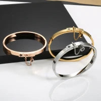 Luxury Gold Color Staiess Steel Lucky Flower Cuff Bangles Women Girls Wedding Party Charm Bangles Jewelry Gift