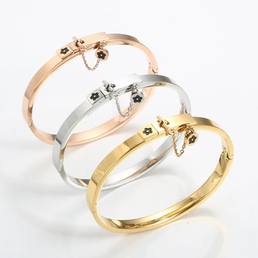 Luxury Gold Color Staiess Steel Lucky Flower Cuff Bangles Women Girls Wedding Party Charm Bangles Jewelry Gift