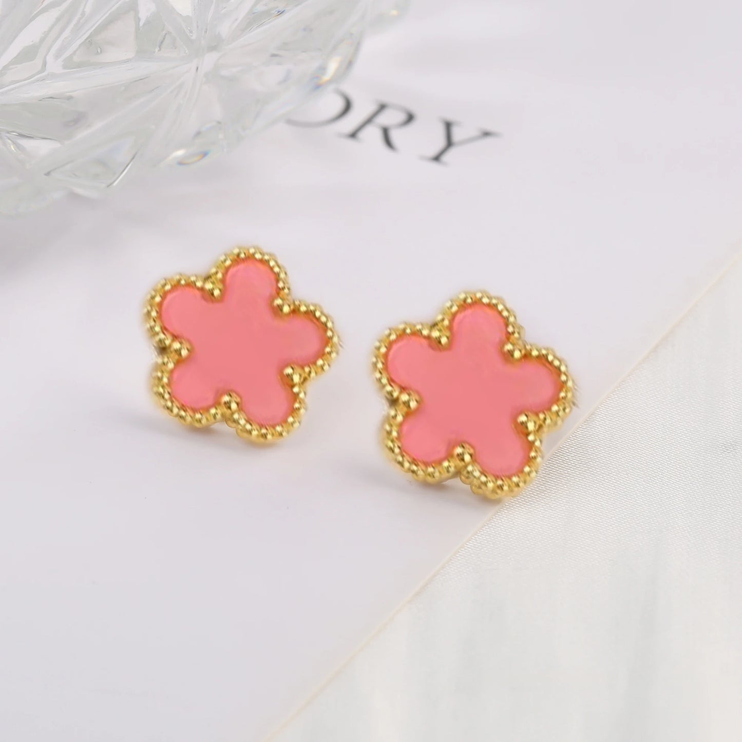 Trending Shell Flower Stainless Steel Five Leaf Flower Stud Earrings for Women Clover Ear Piercing Fashion Jewelry Party Gifts