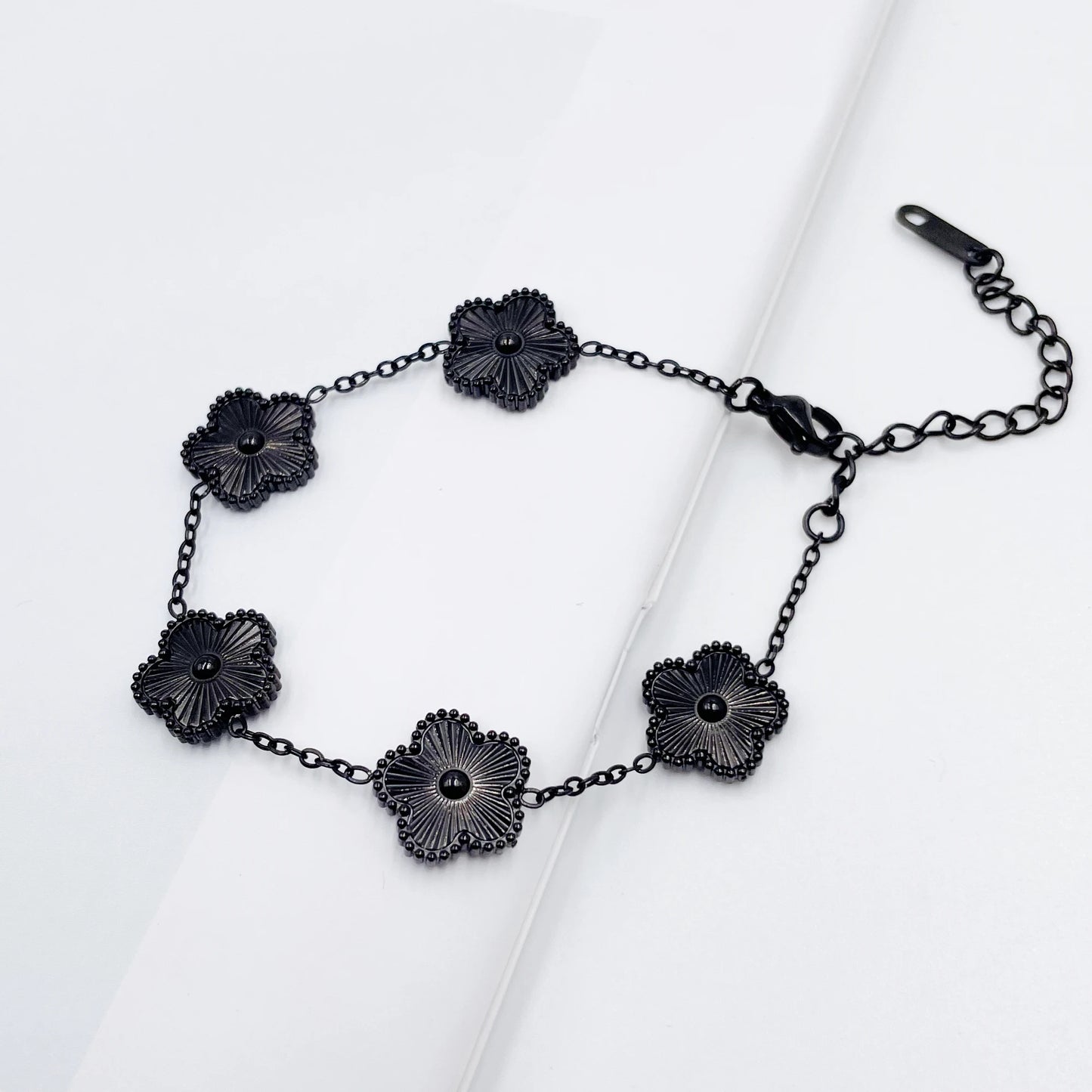 Classic Black/Gold/Silver Stainless Steel Metal Laser Five Leaf Flower Bracelet for Woman Brand Jewelry Party Gift Clover