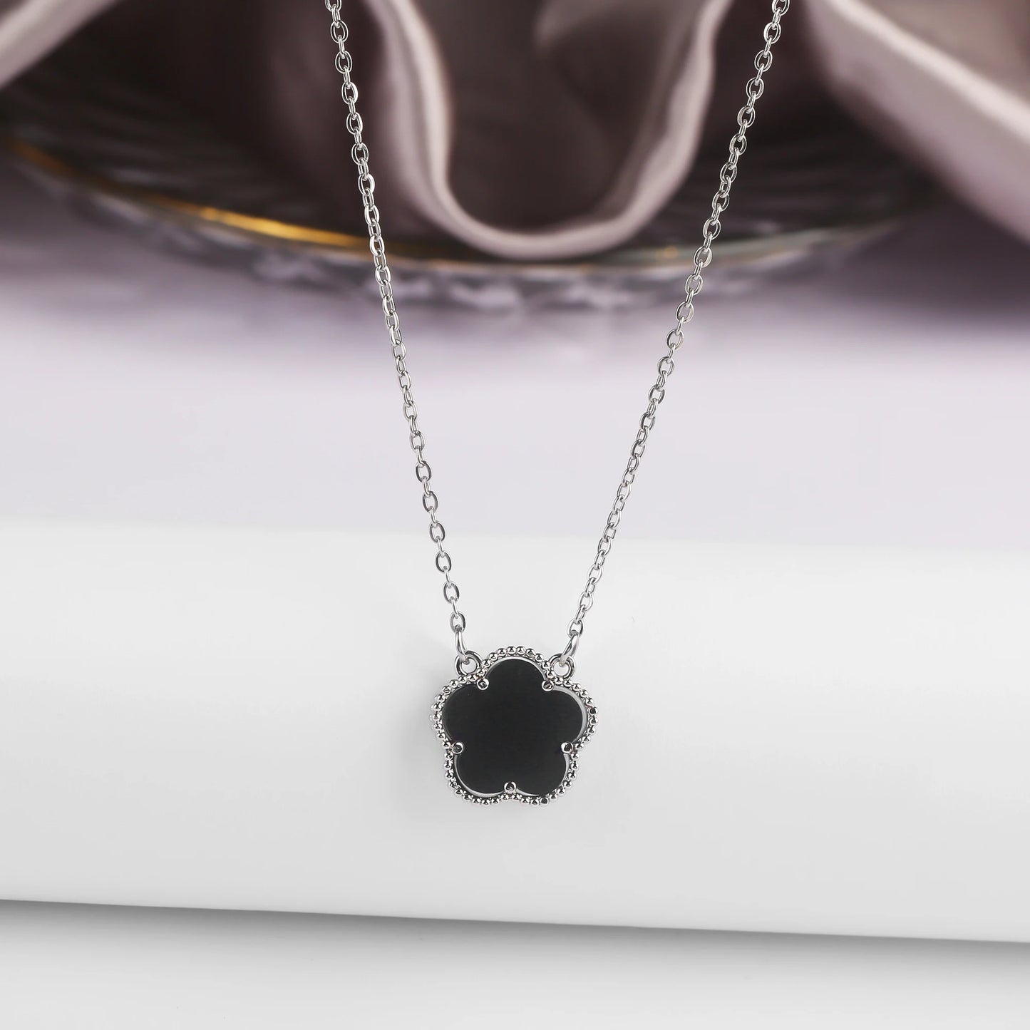7 colors classic simple five-leaf flower pendant necklace natural stones clover Choker Chain for women party daily wear jewelry