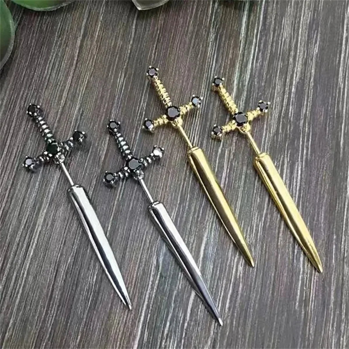2pcs Gothic Kinitial Sword Stud Earrings,Vintage Cool Punk Crystal Goth Dagger Ear Piercing Jewelry Suitable for Daily Give Gift
