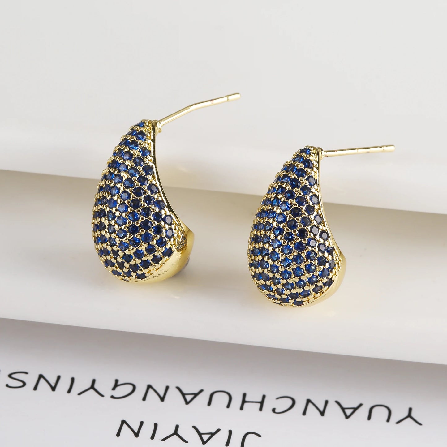 Luxury Shiny Full Zirconia Comma Studs Earrings Fashion Water Drops Crystal Earrings Charming for Women Daily Party Jewelry