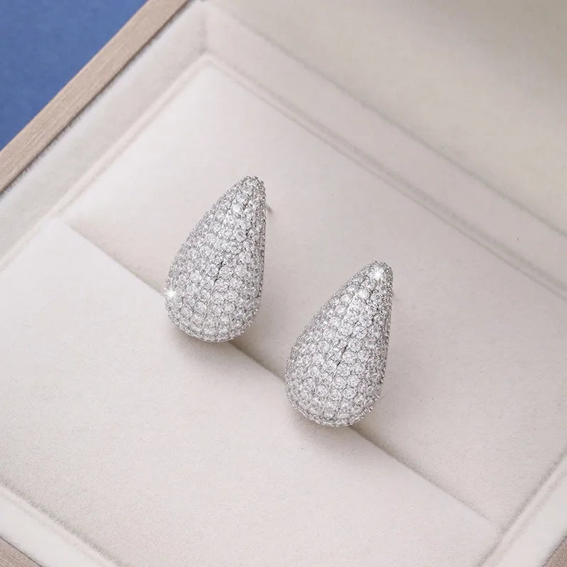 Classic Hot Sale Sparkling Zirconia Teardrop Comma Studs Earrings High Quality Women Fashion Party Wedding Jewelry Accessories