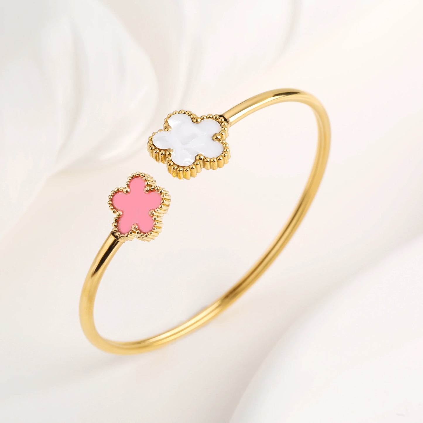 New Creative Stainless Steel Plant Five-Leaf Flower Open Bangle Simple For Woman Girl Fashion Party Jewelry Accessories Clover