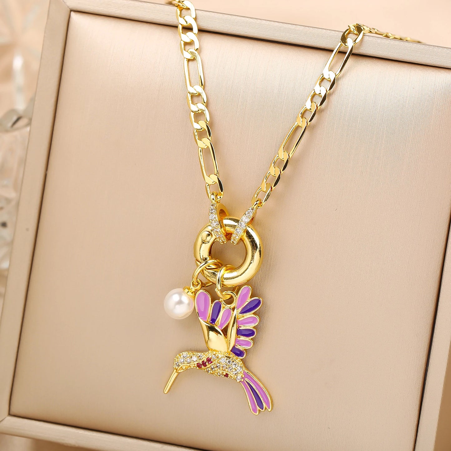 Hot Sale Gold Plated Animal Hip Hop Hummingbird Bird Pearl Pendant Necklace New Fashion Man Woman Casual Vacation Jewelry Gift