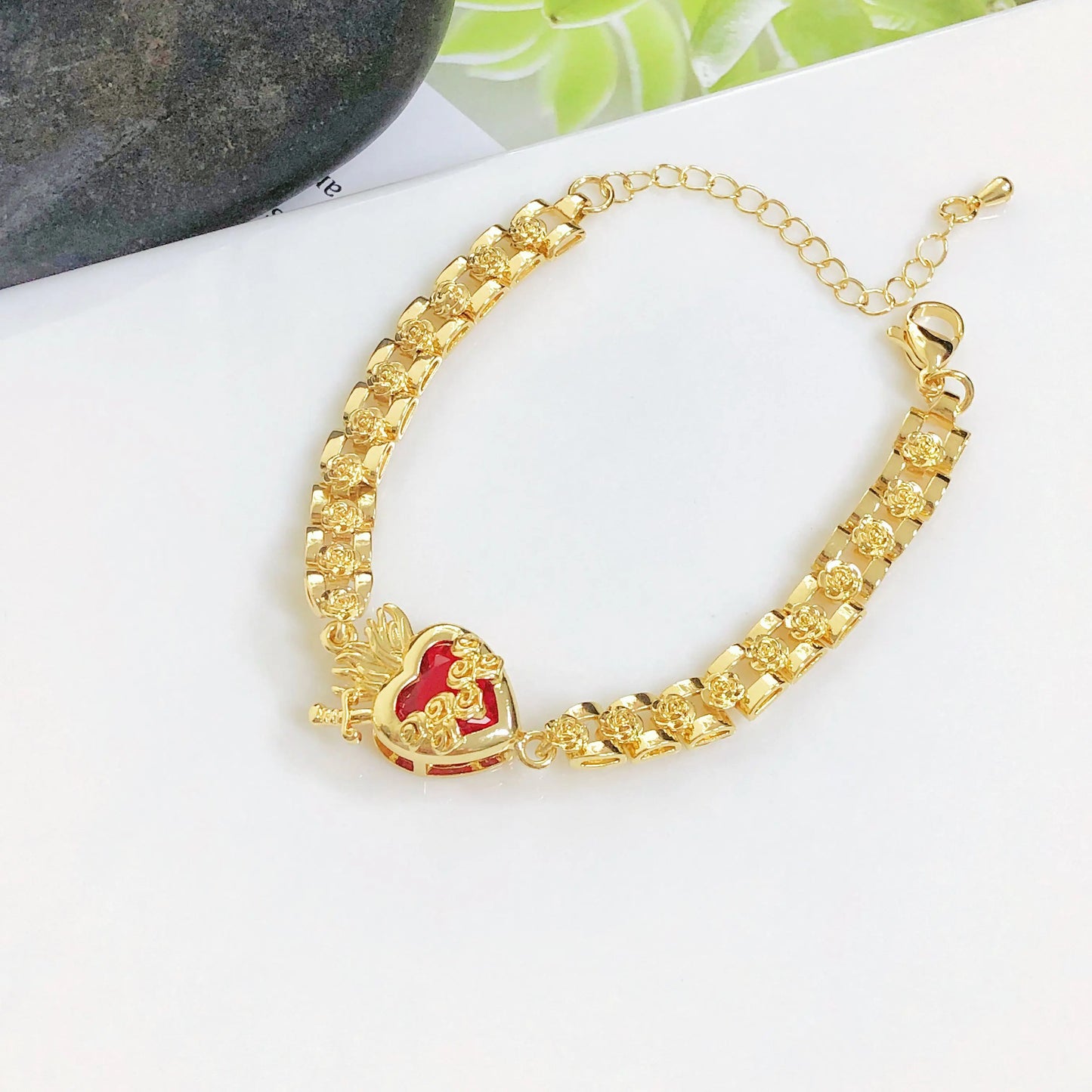 New Fashion Heart-Shaped Crystal Rose Flower Chain Gold-Plated Bracelet for Women Female New Trend Party Jewelry, Birthday Gift