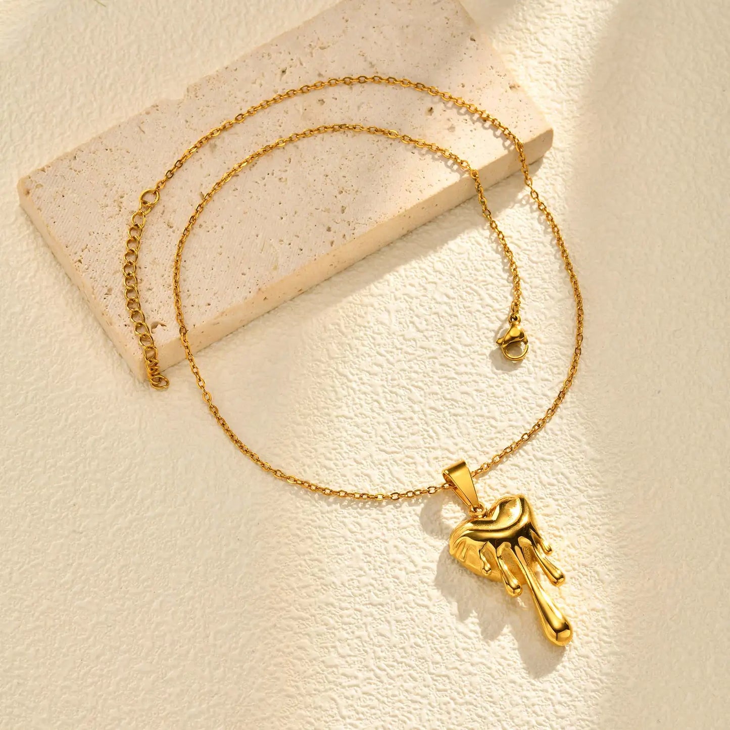 Unique Flowing Heart-shaped Pendant for Women,Gold Color Stainless Steel Necklaces,Waterproof Jewelry Gift