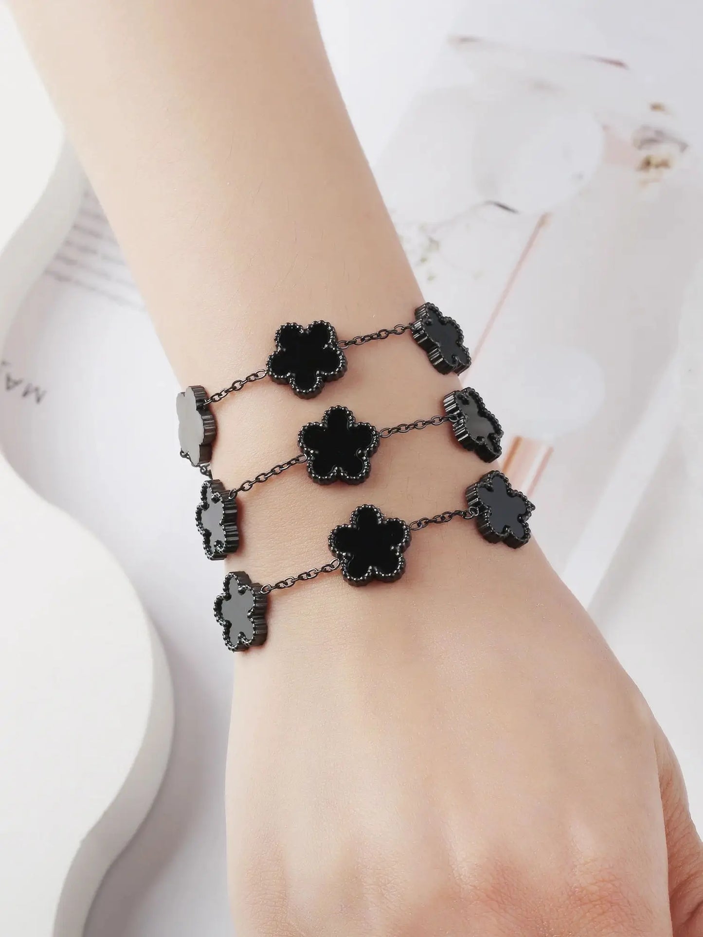 High-Quality Gold-Plated Stainless Steel Five-Leaf Flower Adjustable Bracelet Luxury For Woman New Casual Holiday Jewelry Clover