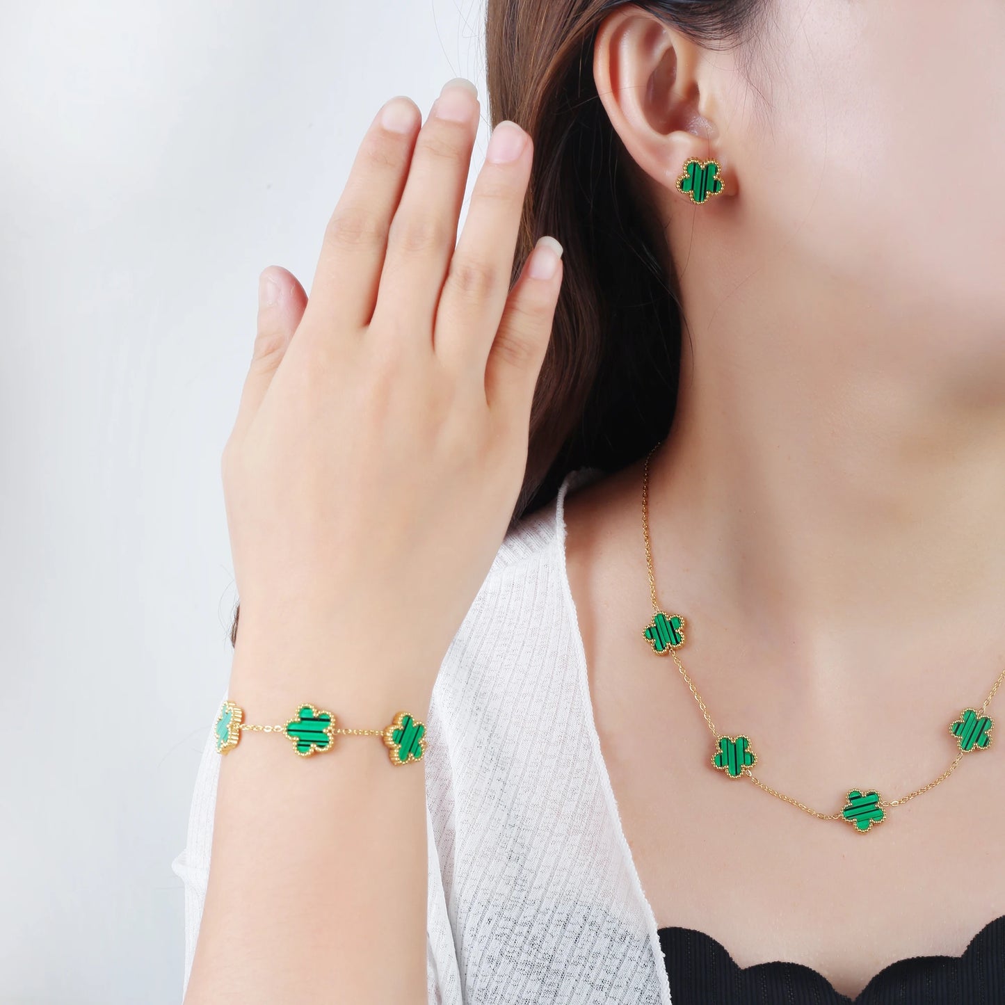 White Black Red Green Shell Five Leaf Flower Stainless Steel Ladies Bracelet Simple for Woman Party Birthday Jewelry Gift Clover