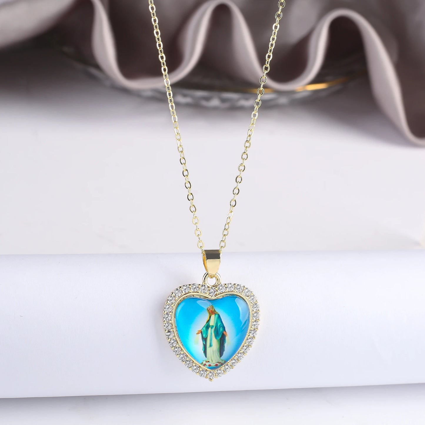 Fine Trendy Heart Shape Religious Figure Virgin Mary Pendant Necklace Fine Holiday Party Catholic Jewelry Gift Wholesale