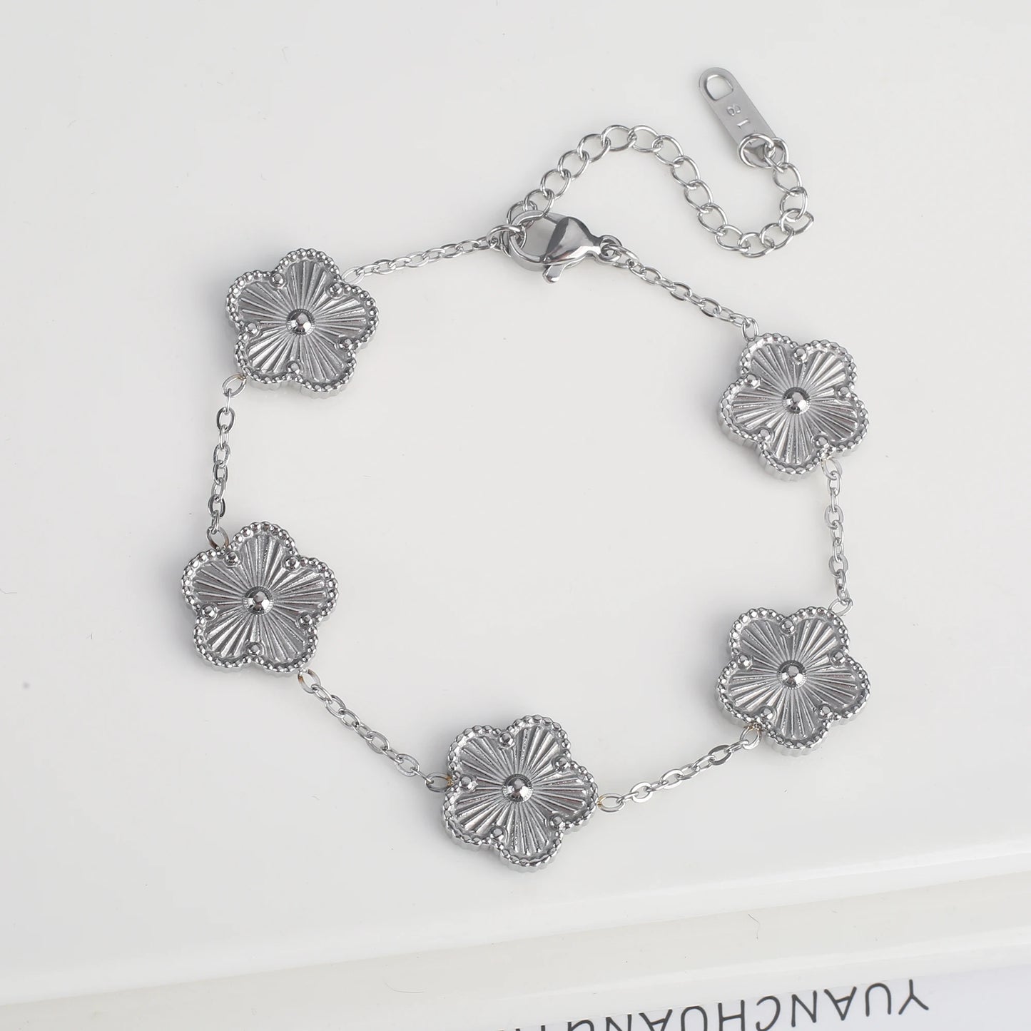 Waterproof Clover five-leaf flower Metal Laser Stainless Steel Jewelry Set Classic for Woman Luxury Party Jewelry Daily Wear