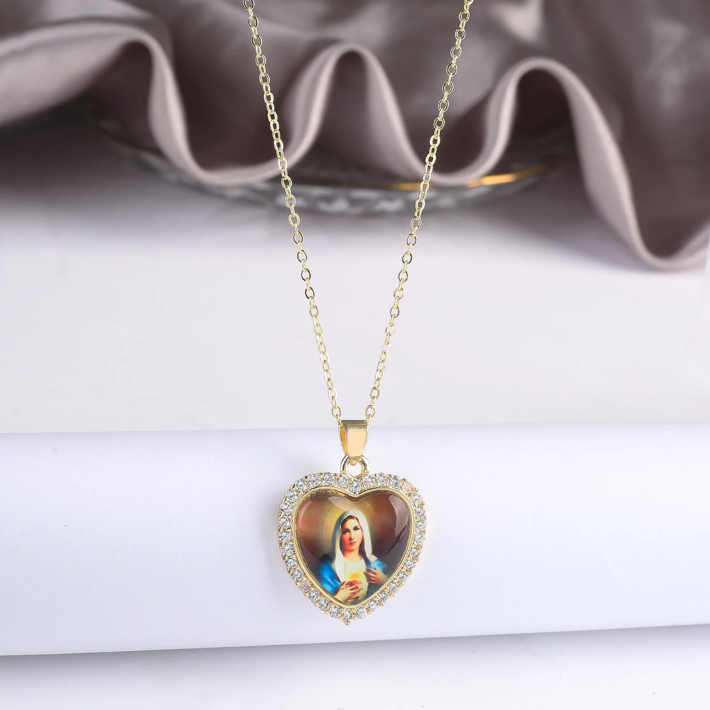 Fine Trendy Heart Shape Religious Figure Virgin Mary Pendant Necklace Fine Holiday Party Catholic Jewelry Gift Wholesale