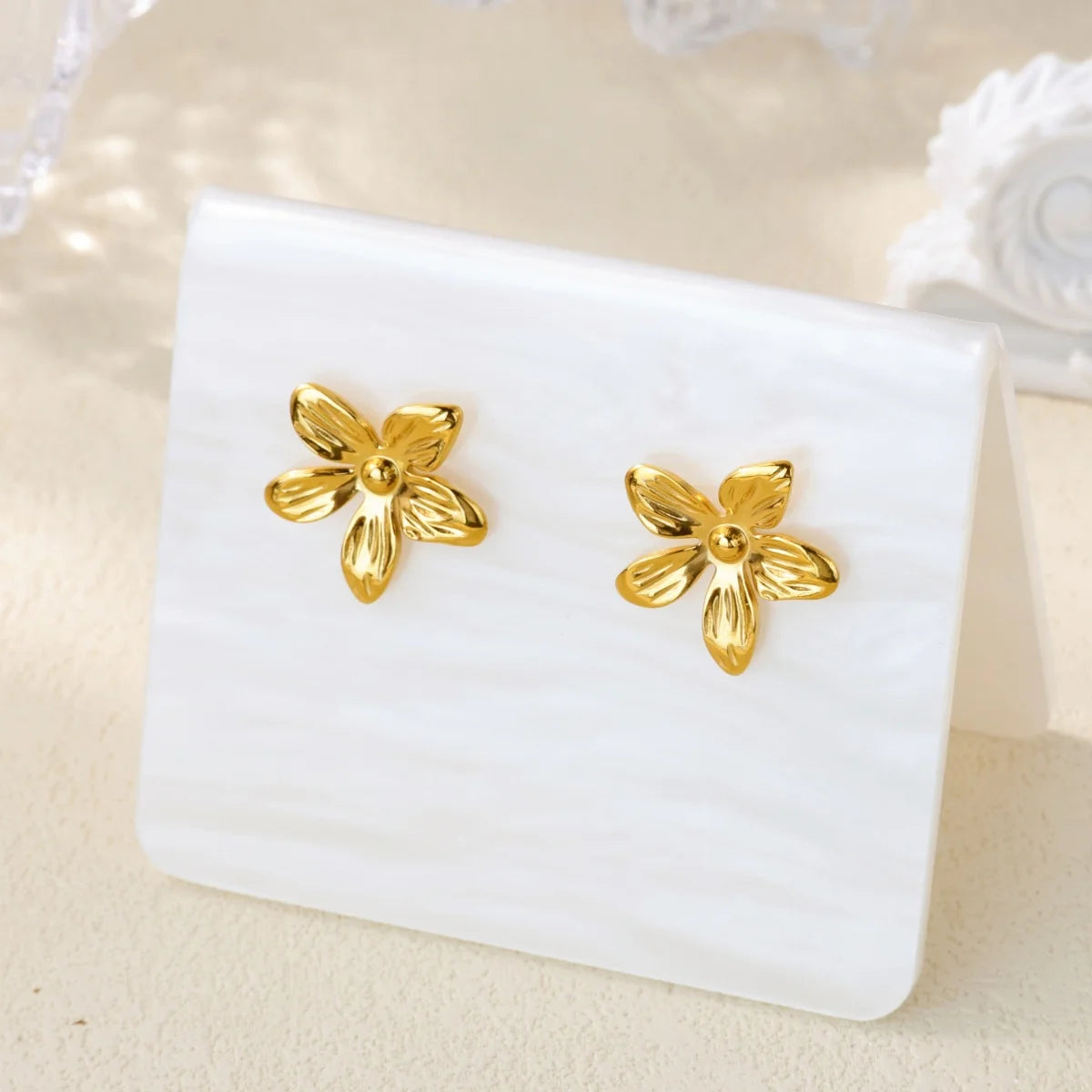 Free Shipping Vintage Flower Stud Earrings For Women Stainless Steel Piercing Earring 2025 New Fashion Wedding Jewelry