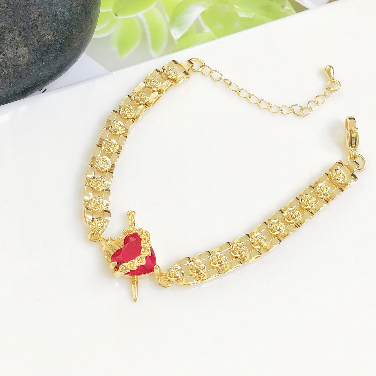 New Fashion Heart-Shaped Crystal Rose Flower Chain Gold-Plated Bracelet for Women Female New Trend Party Jewelry, Birthday Gift