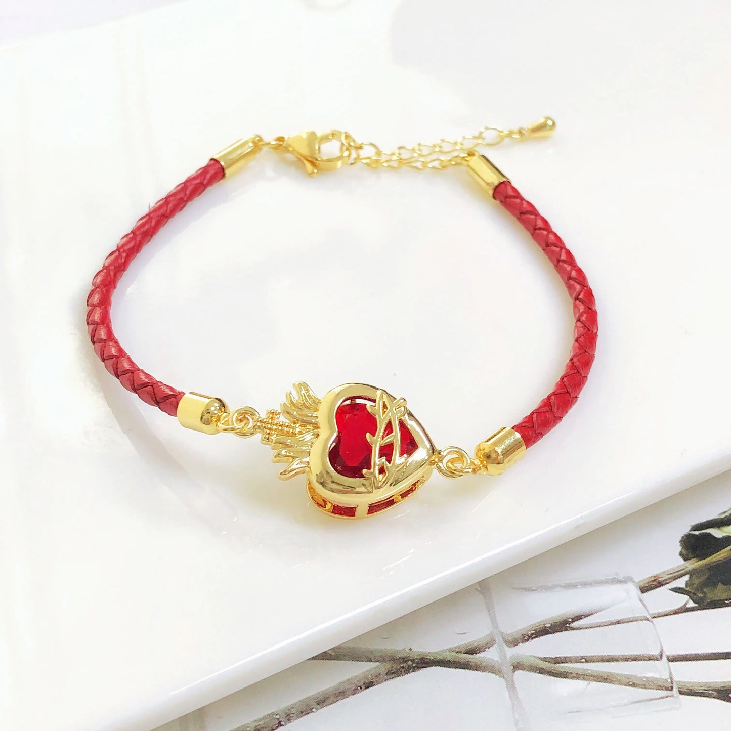 New Arrival Red Heart-Shaped Crystal Gold-Plated Flower Leaf Leather Bracelet Luxury For Women Girls Travel Vacation Jewelry