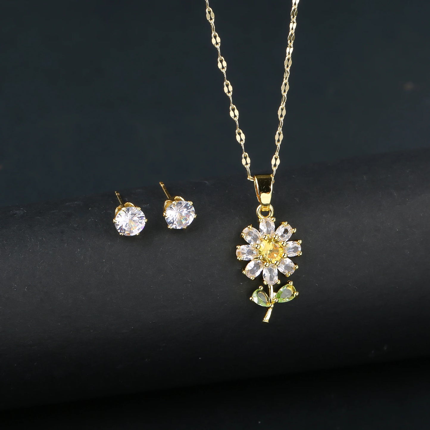 2pcs Sparkling Crystals Botanical Sunflower Necklace Earrings Jewelry Set for Woman New Fashion Casual Party Jewelry GirlGift
