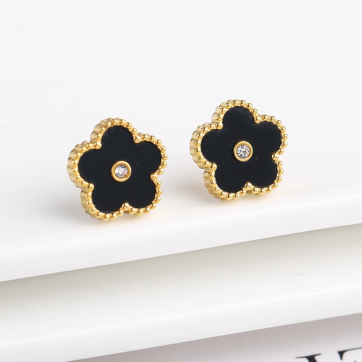 Trending Shell Flower Stainless Steel Five Leaf Flower Stud Earrings for Women Clover Ear Piercing Fashion Jewelry Party Gifts