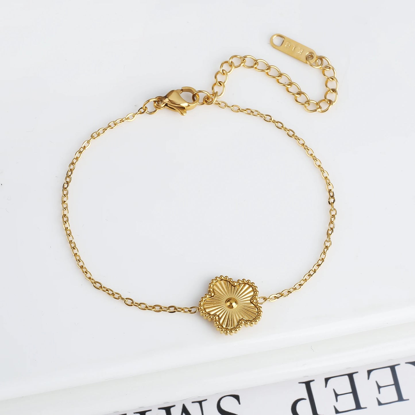 Waterproof Clover five-leaf flower Metal Laser Stainless Steel Jewelry Set Classic for Woman Luxury Party Jewelry Daily Wear