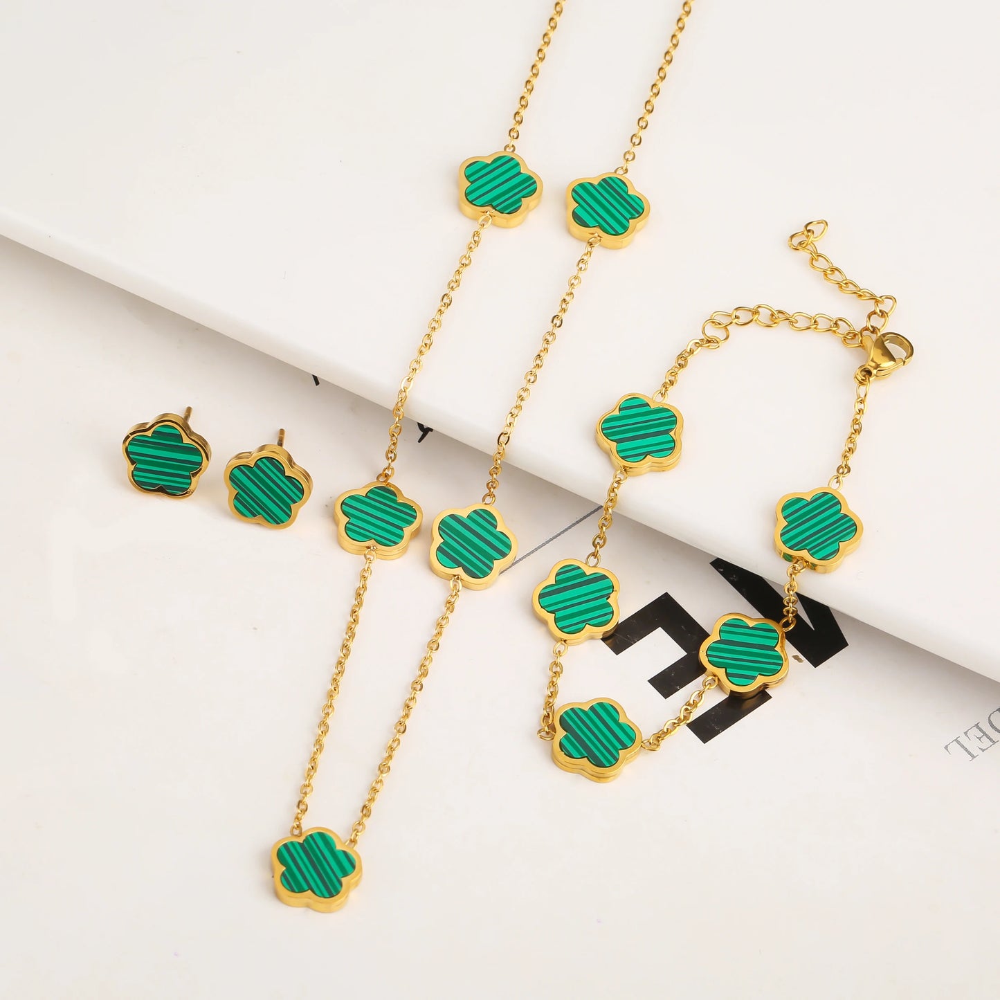 Hot Selling Stainless Steel Single Sided Pendant Necklace With Five Leaf Flower High-Quality Jewelry For Women's Clover