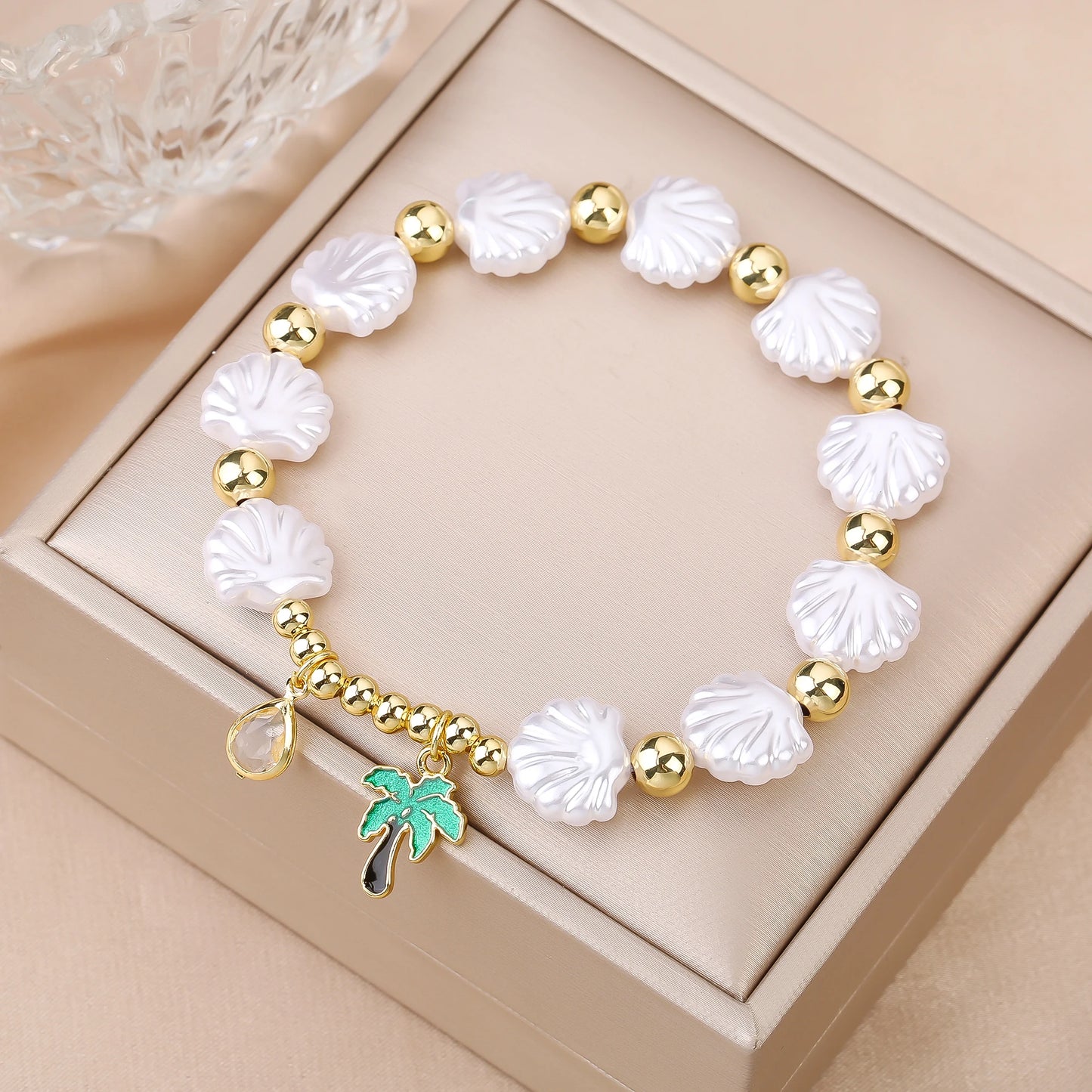 New Trend White Shell Shape Beads Stretch Bracelet Ocean Theme Fish Crab Tree Beetle Charm Gold Color Copper Beads Bracelet