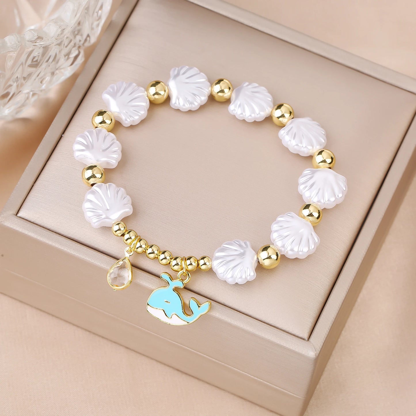 New Trend White Shell Shape Beads Stretch Bracelet Ocean Theme Fish Crab Tree Beetle Charm Gold Color Copper Beads Bracelet