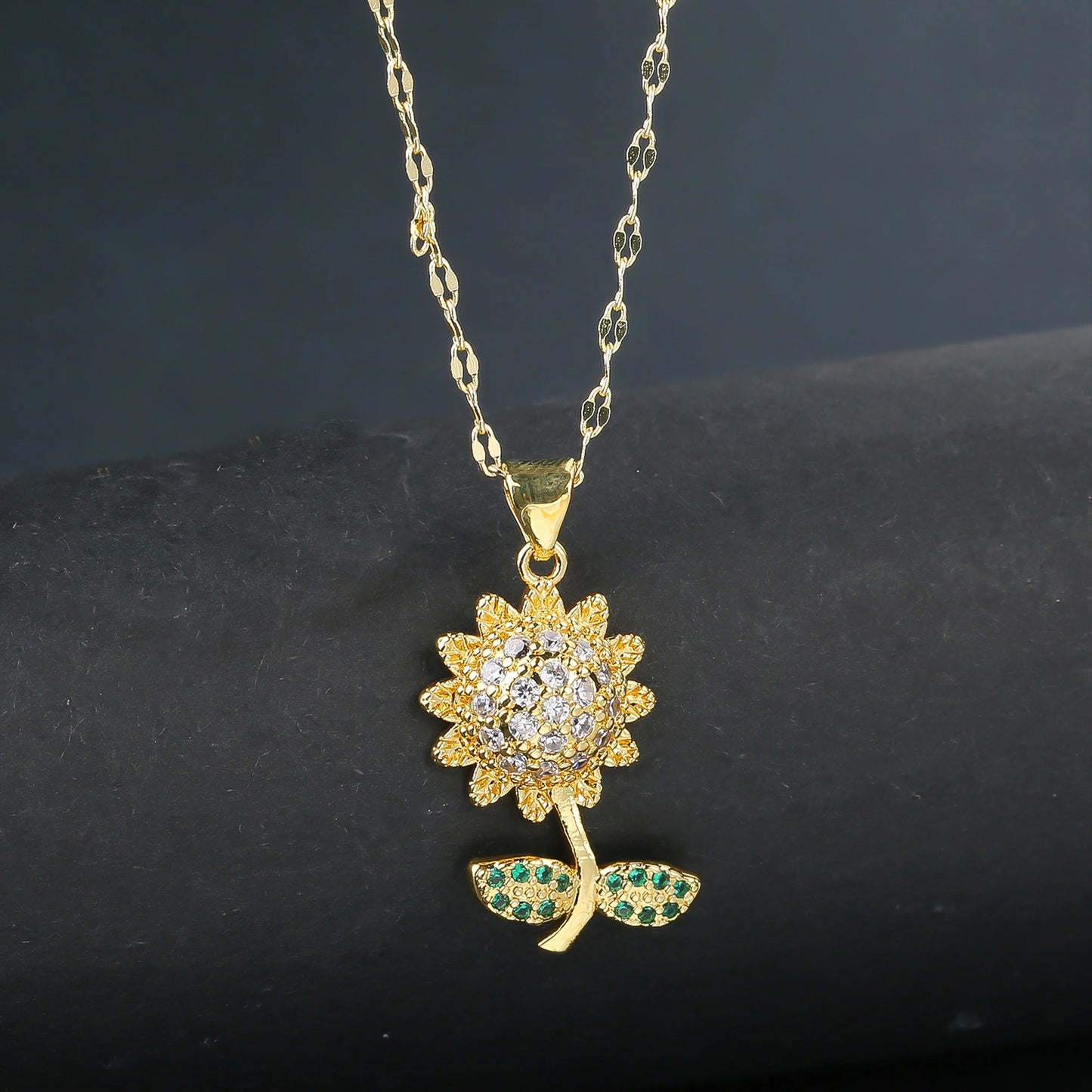 INS Hot Sale Plant Sunflower Crystal Necklace Flower Pendant for Women Girls Casual Party Trend Neck Jewelry Accessories