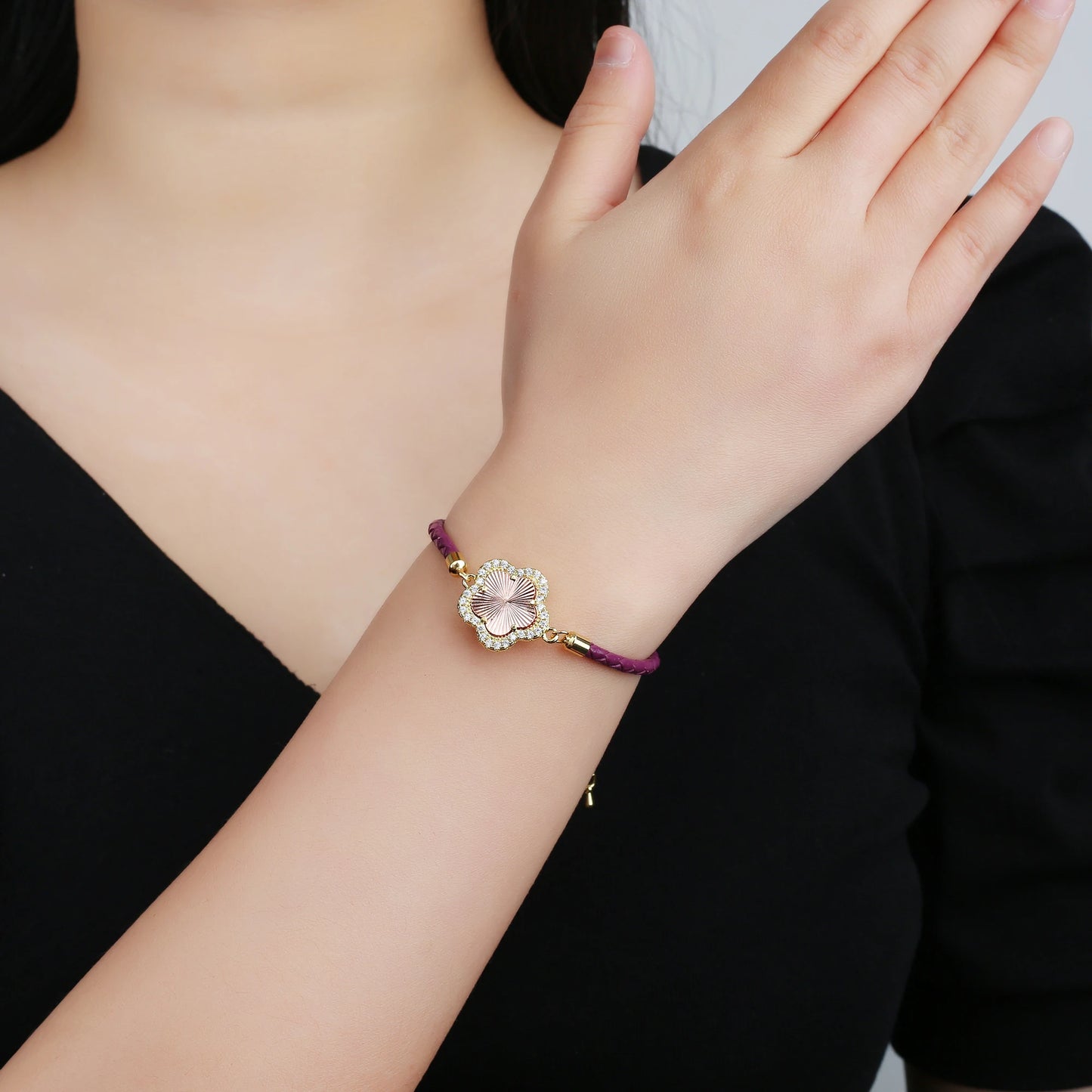 INS Hot Sale Shiny Zirconia Five-Leaf Flower Leather Adjustable Bracelet Classic Stone Plumeria Bracelet For Woman Jewelry Gift