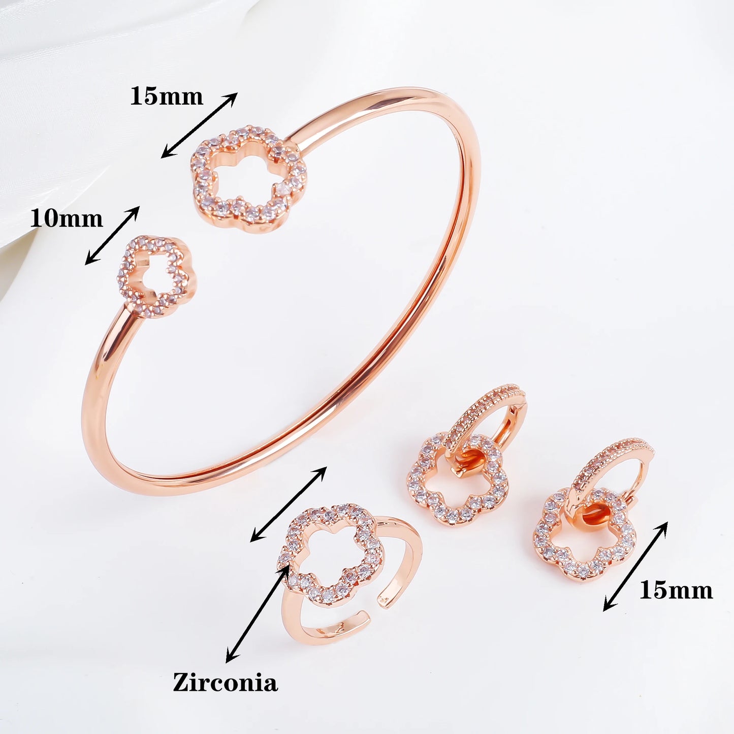 Flower Jewelry Bracelet Shiny Zirconia Hollow Five Leaf Flower Opening Bangle Simple for Woman Girl Party Jewelry Gift Clover
