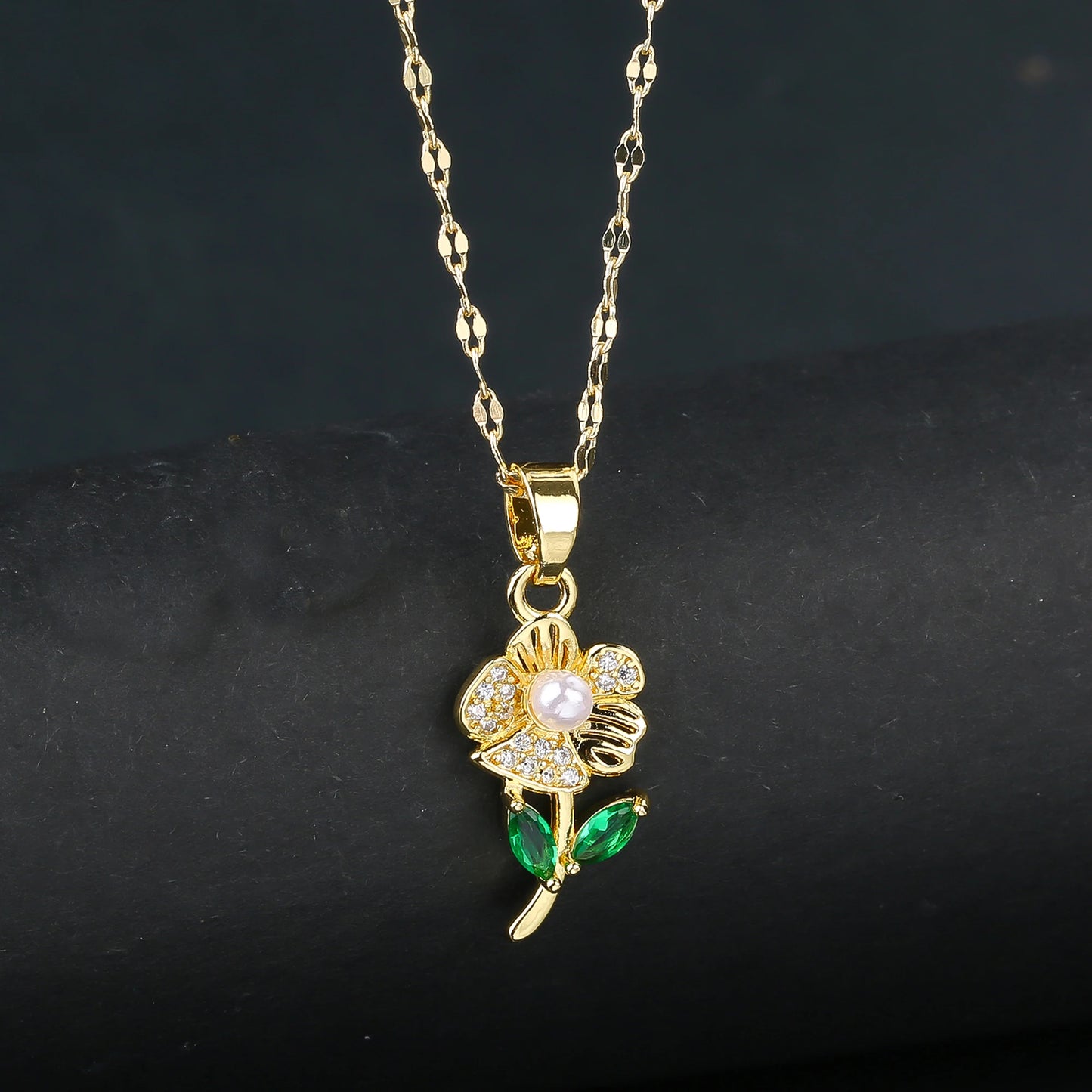 INS Hot Sale Plant Sunflower Crystal Necklace Flower Pendant for Women Girls Casual Party Trend Neck Jewelry Accessories