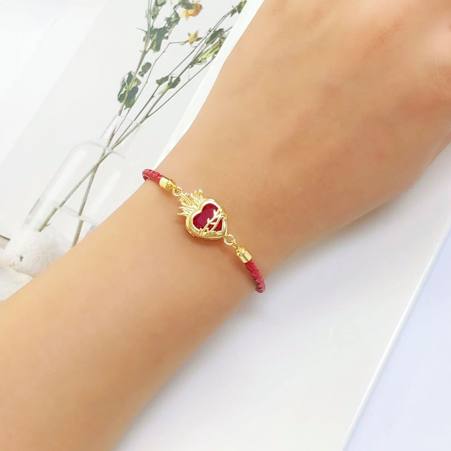 New Arrival Red Heart-Shaped Crystal Gold-Plated Flower Leaf Leather Bracelet Luxury For Women Girls Travel Vacation Jewelry