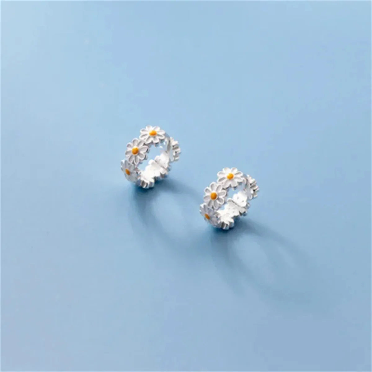2/4Pcs Stainles Steel Sweet Flower Hoop Earrings For Women,New Fashion Round Ring For Wedding Party Temperament Ear Jewelry Gift