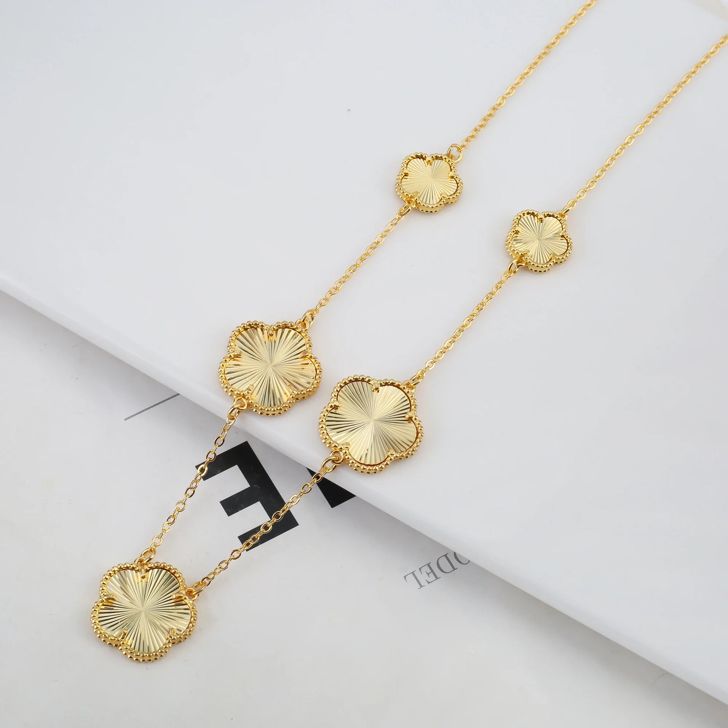 2025 Luxury Hot Selling Shiny Metal New Design Plant Five Leaf Flower Set 15mm Double Sided Women's Gilded Gift Clover