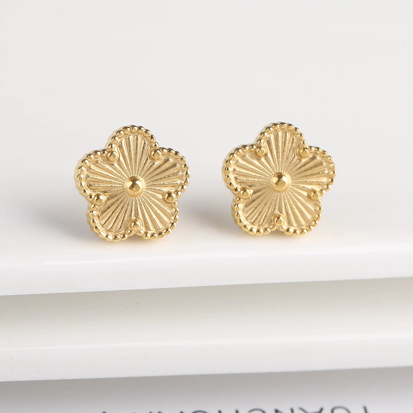 6 Colors Simple Botanical Five Leaf Flower Stainless Steel Stud Earring Classic for Woman Party Jewelry Accessories Clover