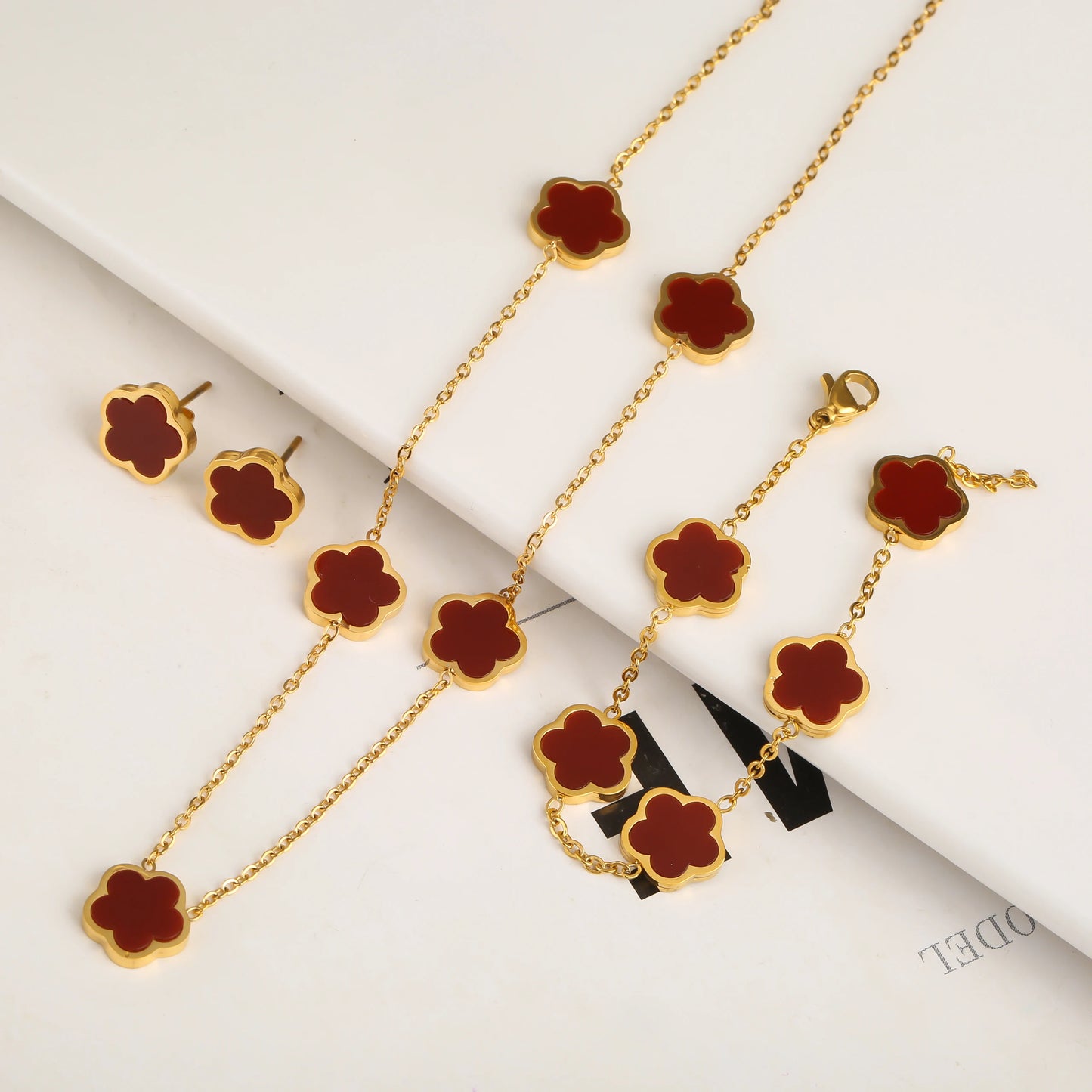 Hot Selling Stainless Steel Single Sided Pendant Necklace With Five Leaf Flower High-Quality Jewelry For Women's Clover