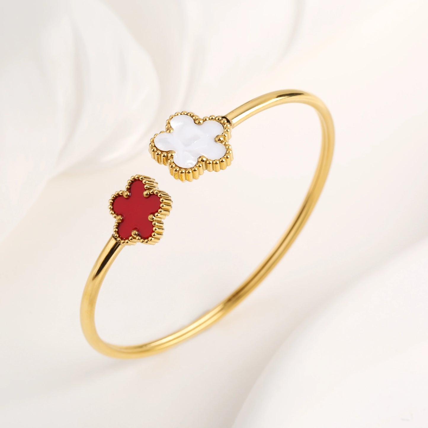 New Creative Stainless Steel Plant Five-Leaf Flower Open Bangle Simple For Woman Girl Fashion Party Jewelry Accessories Clover