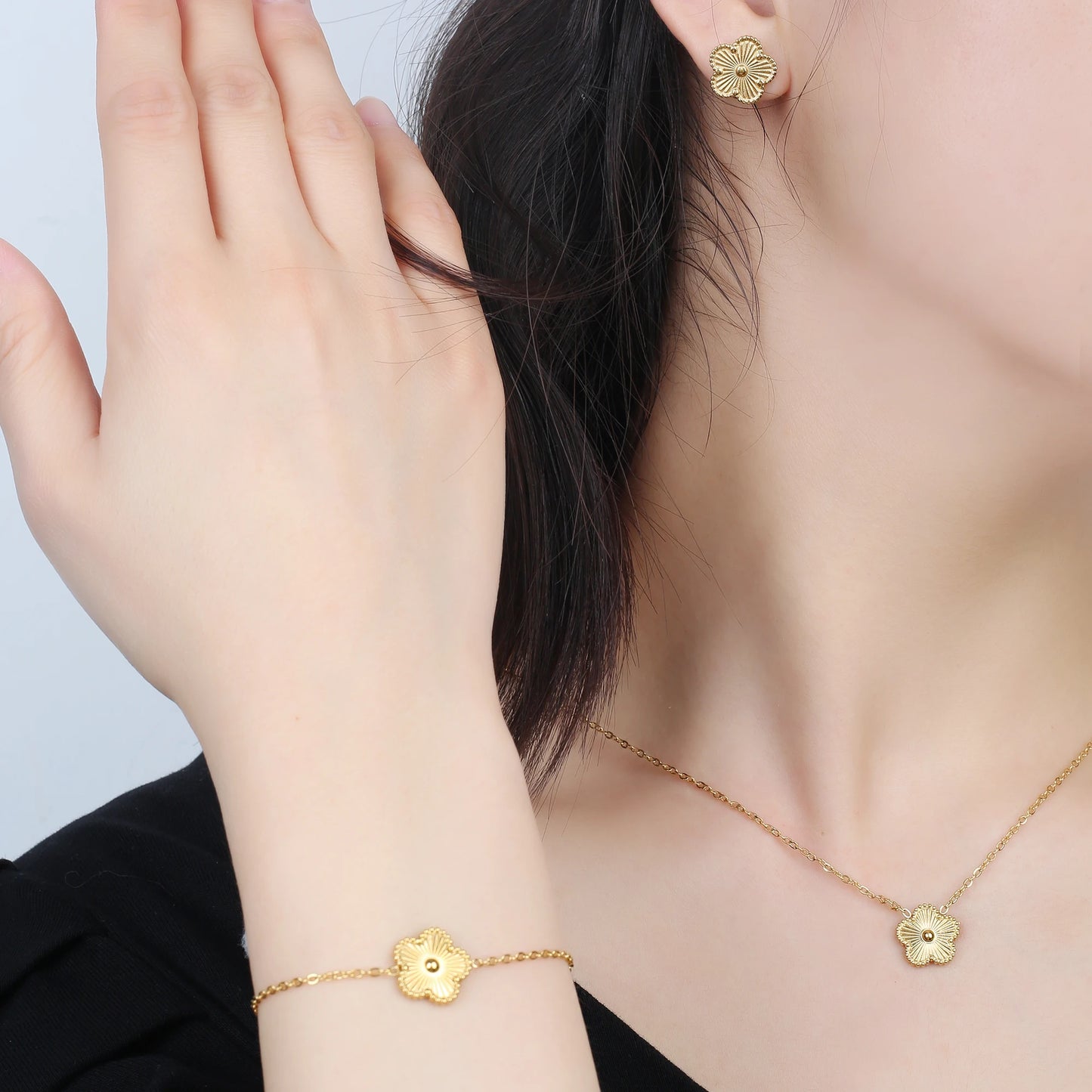 Waterproof Clover five-leaf flower Metal Laser Stainless Steel Jewelry Set Classic for Woman Luxury Party Jewelry Daily Wear