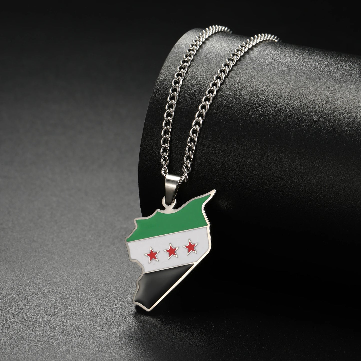 LIKGREAT Trendy Syria Map Flag Pendant Necklaces Stainless Steel Syrians Map Hiphop Jewelry Gift for Women Men