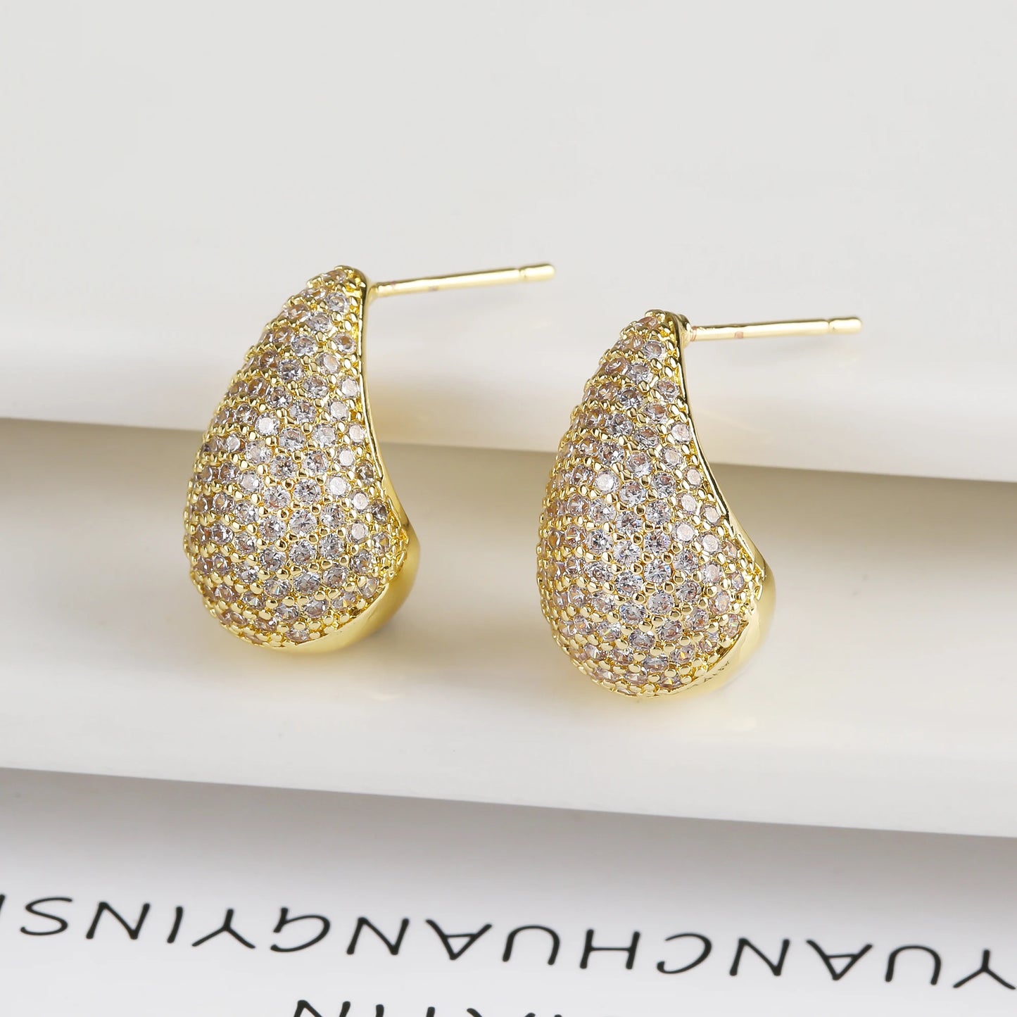 Luxury Shiny Full Zirconia Comma Studs Earrings Fashion Water Drops Crystal Earrings Charming for Women Daily Party Jewelry