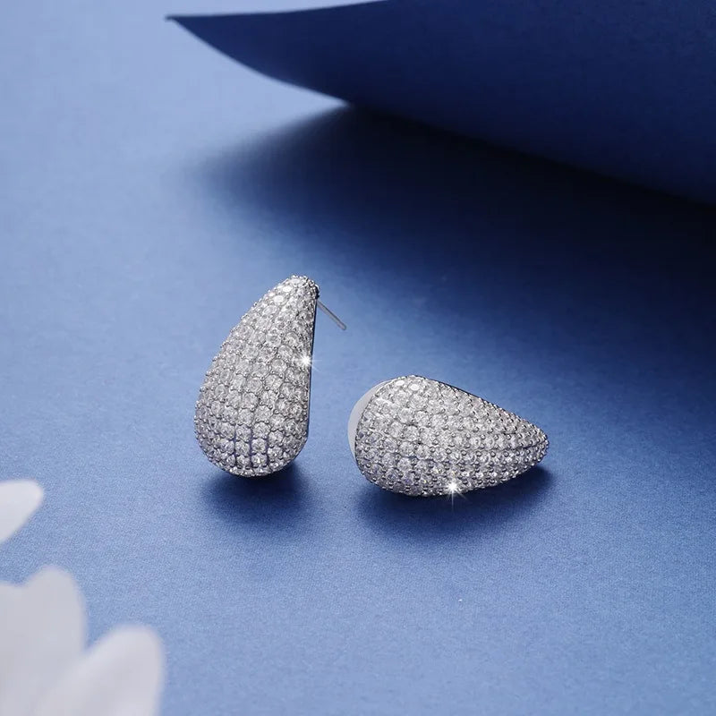 Classic Hot Sale Sparkling Zirconia Teardrop Comma Studs Earrings High Quality Women Fashion Party Wedding Jewelry Accessories