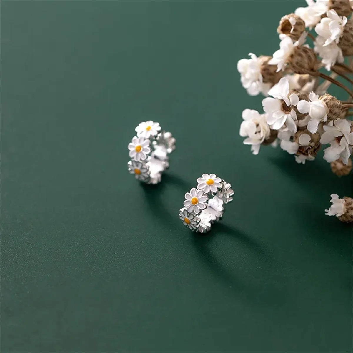2/4Pcs Stainles Steel Sweet Flower Hoop Earrings For Women,New Fashion Round Ring For Wedding Party Temperament Ear Jewelry Gift