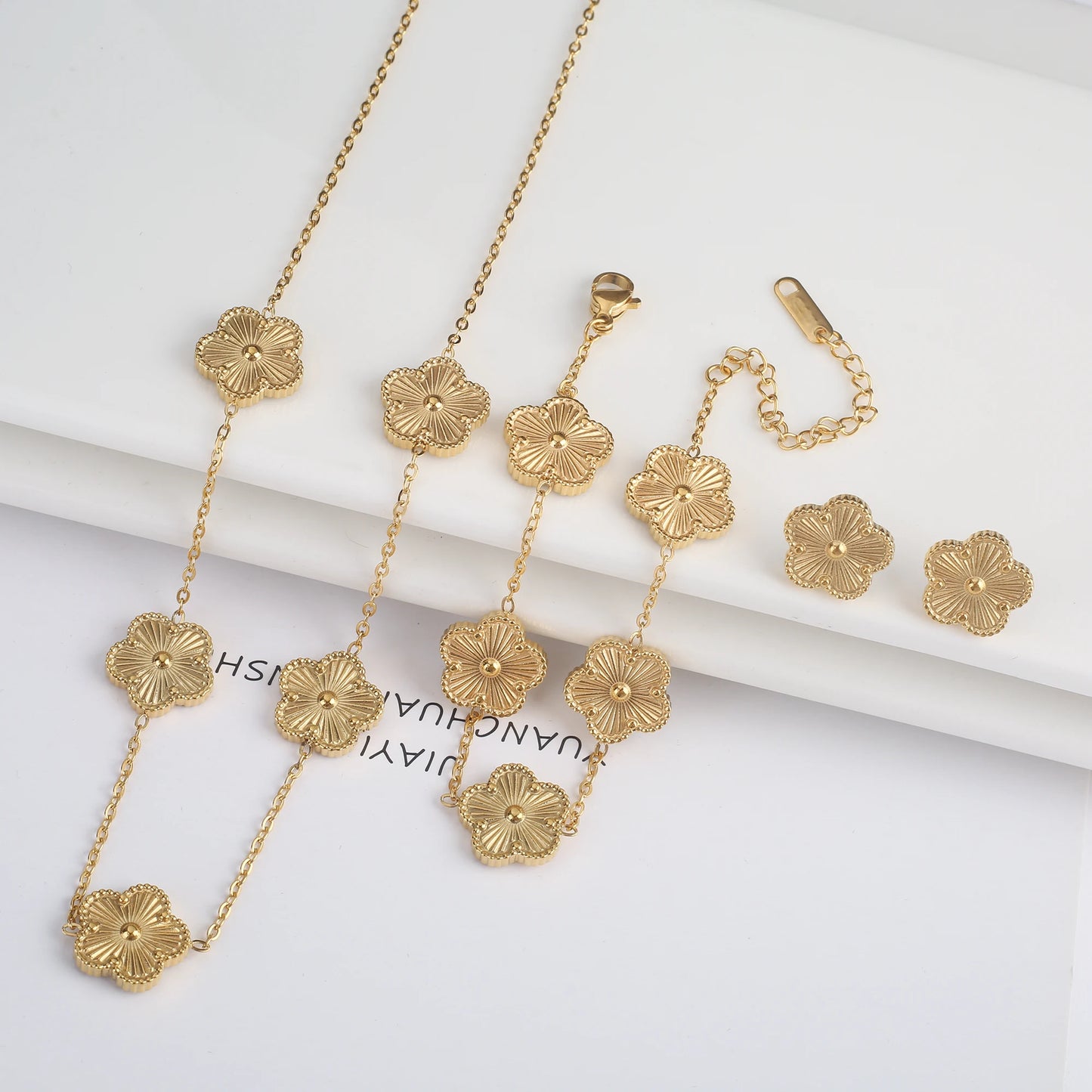 Waterproof Clover five-leaf flower Metal Laser Stainless Steel Jewelry Set Classic for Woman Luxury Party Jewelry Daily Wear
