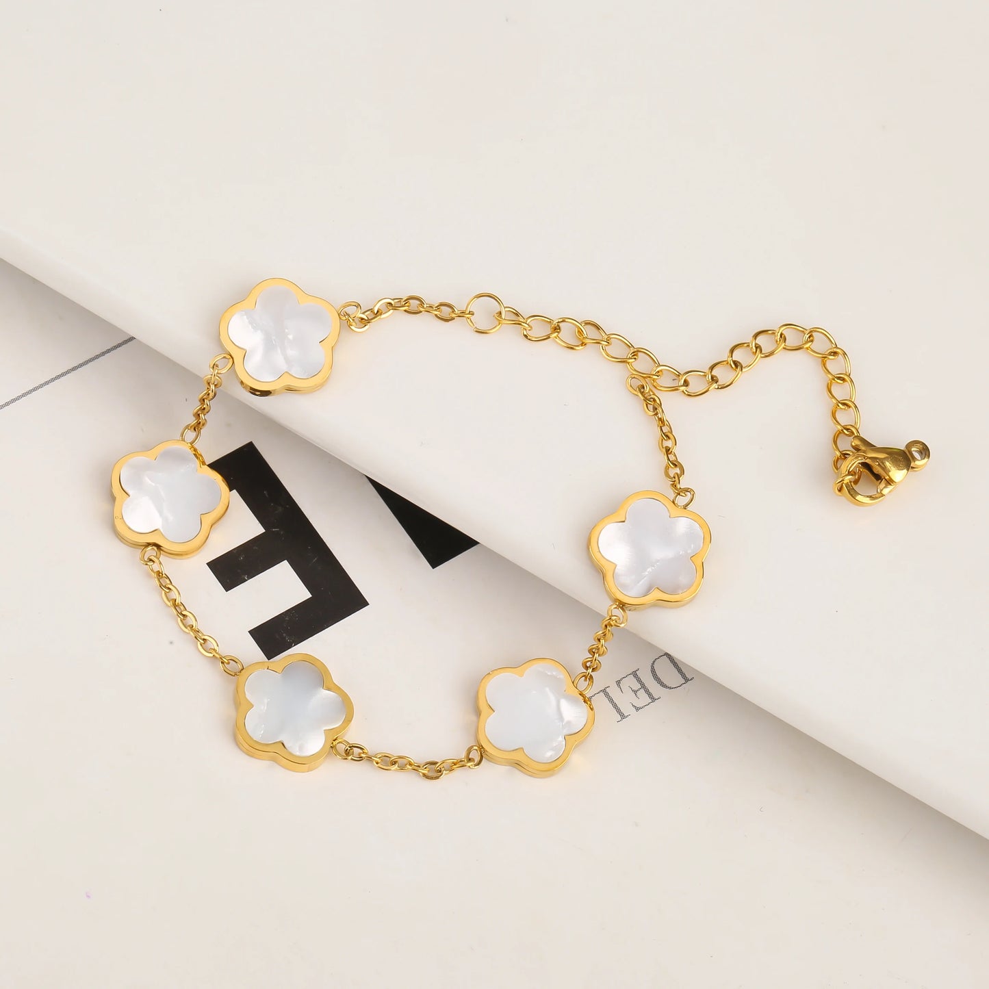 Hot Selling Stainless Steel Single Sided Pendant Necklace With Five Leaf Flower High-Quality Jewelry For Women's Clover