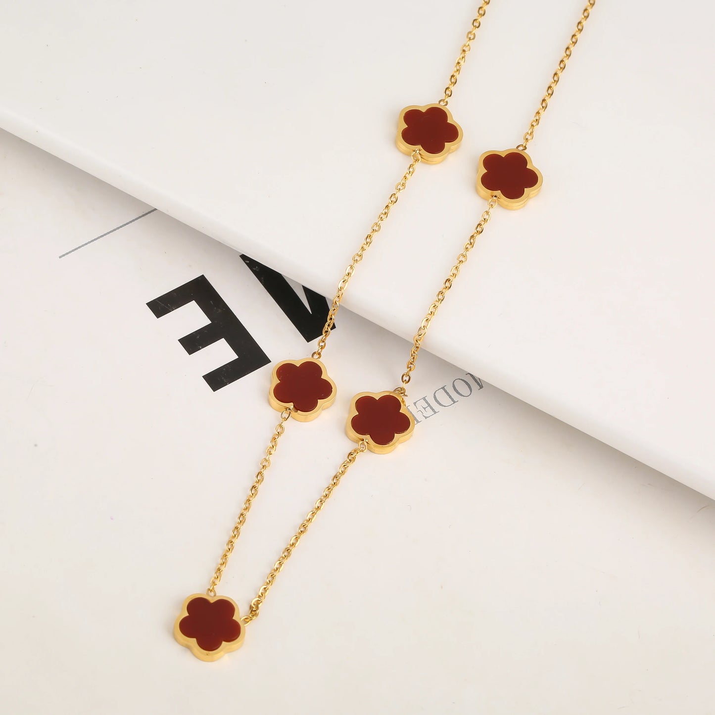 Hot Selling Stainless Steel Single Sided Pendant Necklace With Five Leaf Flower High-Quality Jewelry For Women's Clover