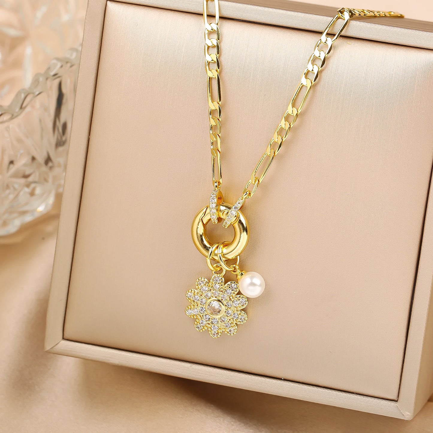 New Arrival Luxury Botanical Flower Sunflower Zirconia Pendant Necklace Glamorous for Woman Girl New Trend Neck Jewelry Gift