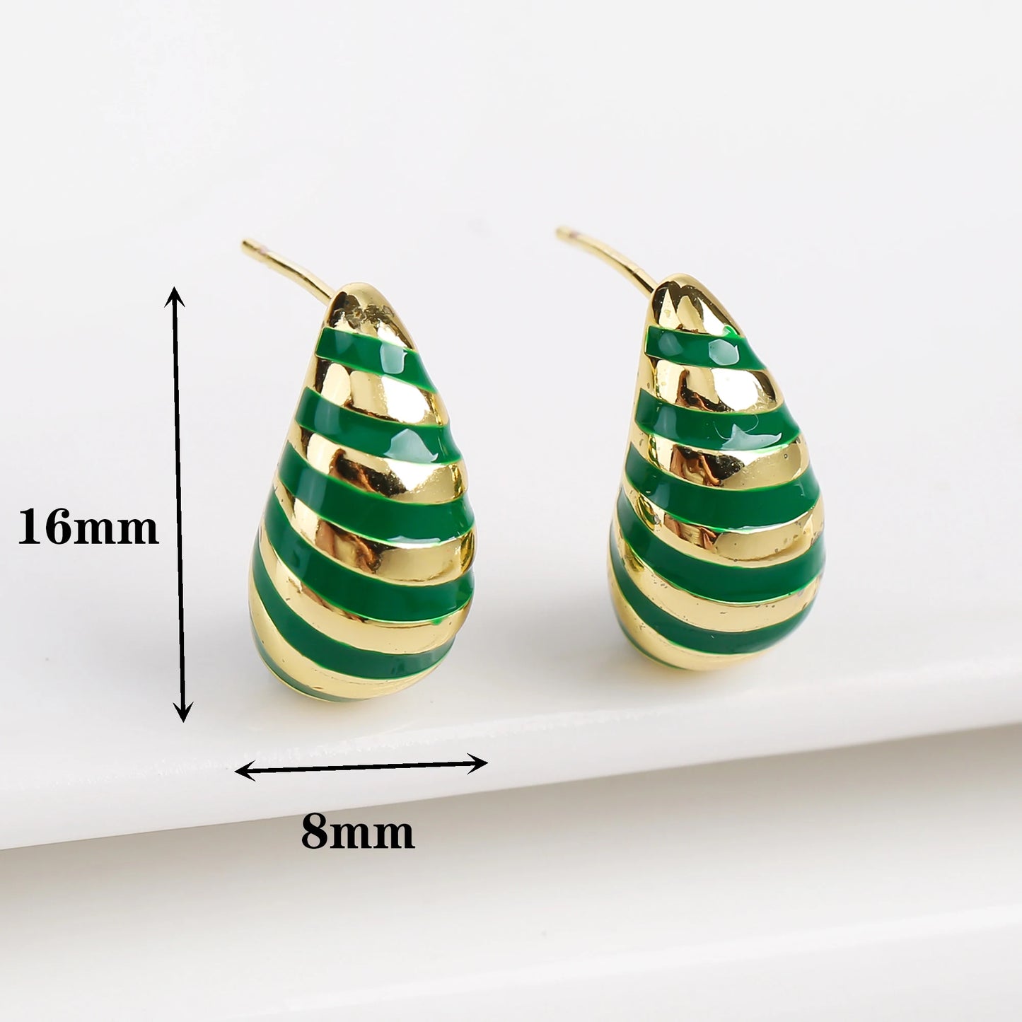 Classic Zirconia Comma Ladies Stud Earrings Fashion Water Drop Earrings Temperament For Woman Party Wedding Jewelry Wholesale