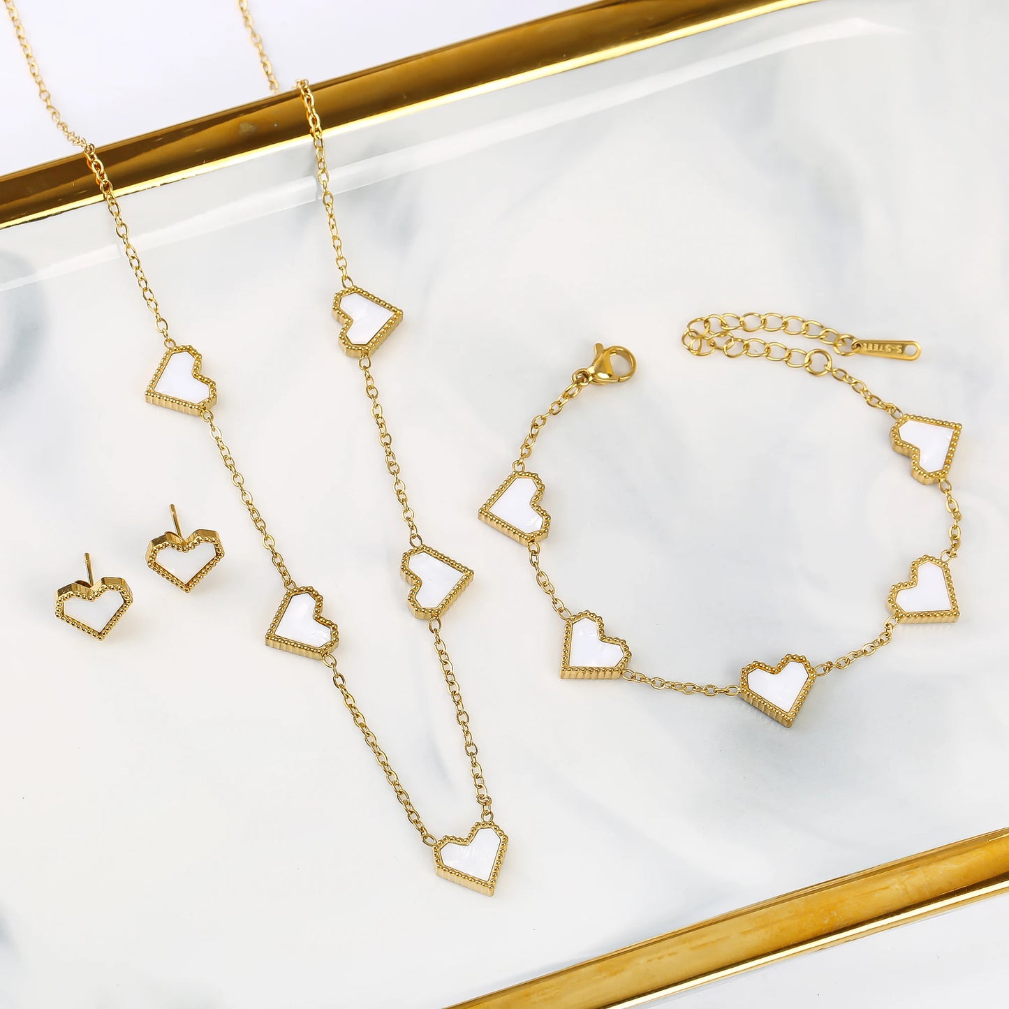 3Pcs 18k Gold-Plated Heart Shape Necklace Earrings Bracelet Jewelry Set Classic For Woman Fashion Party Jewelry Gift Daily Wear