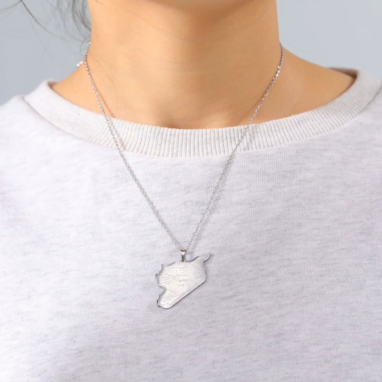 LIKGREAT Trendy Syria Map Flag Pendant Necklaces Stainless Steel Syrians Map Hiphop Jewelry Gift for Women Men