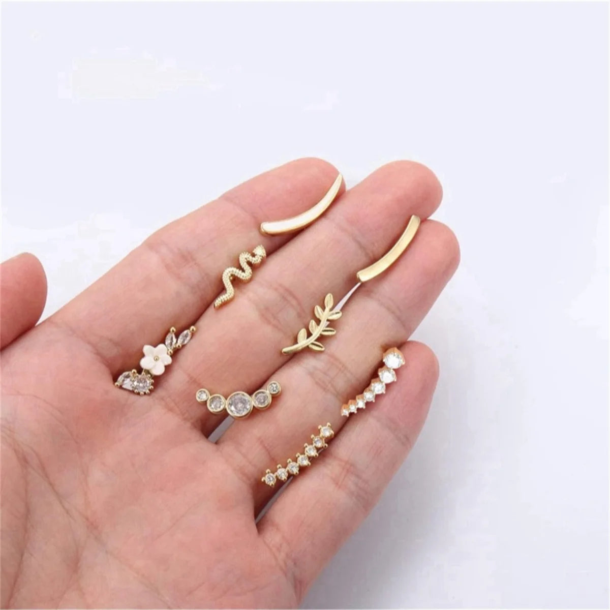 1/4/6/8Pcs 16G Stainless Steel Screw Back Stud Earrings for Women,Cubic Zerconia Cartilage Conch Helix Ear Piercing Jewelry