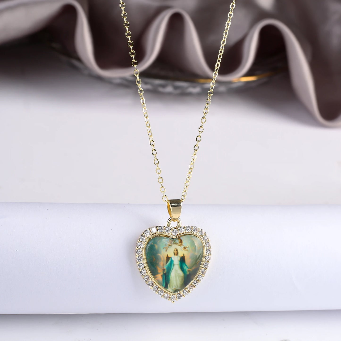 Fine Trendy Heart Shape Religious Figure Virgin Mary Pendant Necklace Fine Holiday Party Catholic Jewelry Gift Wholesale